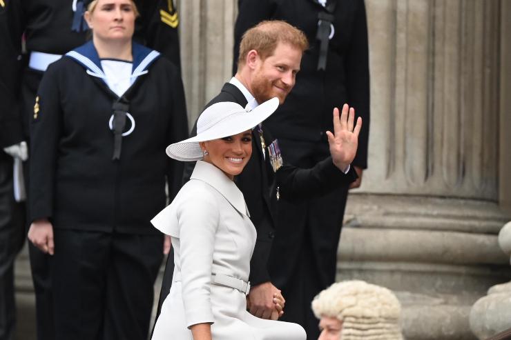 Meghan Markle cosa ha fatto Regina Elisabetta