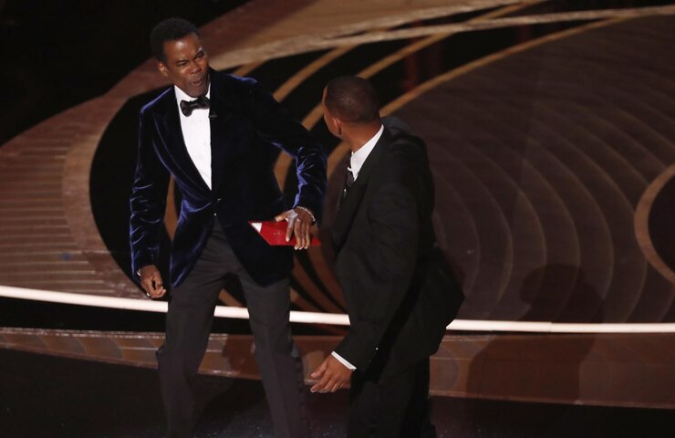 Will Smith colpisce Chris Rock agli Oscar