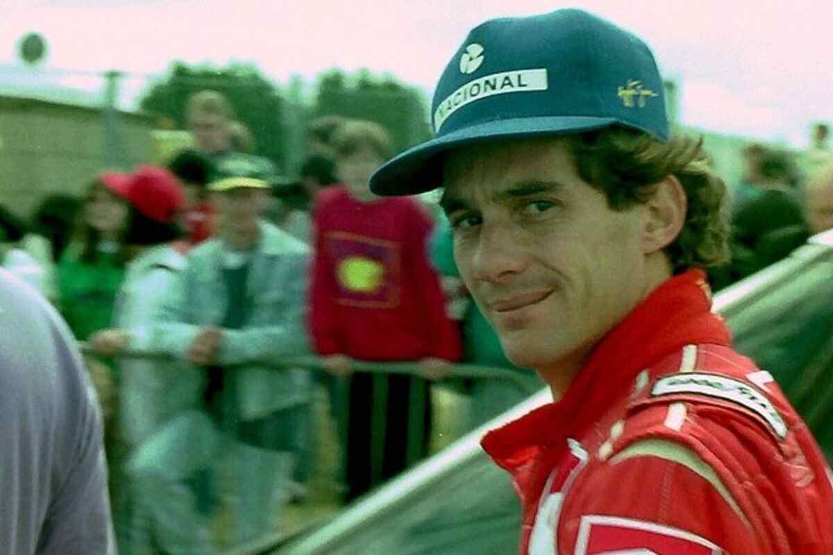 Ayrton Senna nel paddock